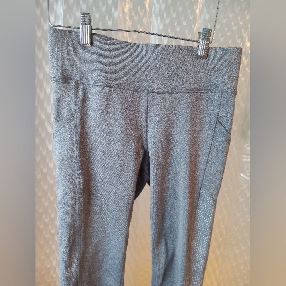 Cascade Sport Performance Capris Size S - Picture 3 of 9